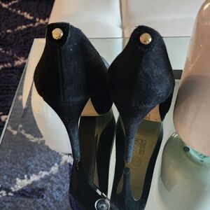 Michaek Kors platform pump